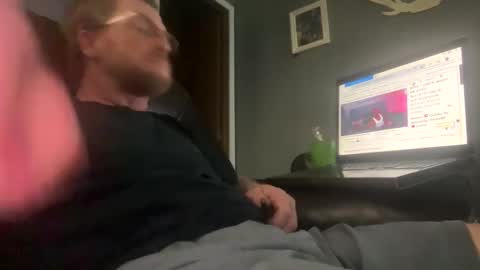 Snapshot of joshua122933 chatting on November 18, 6:07 am Josh online show from November 18, 6:07 am