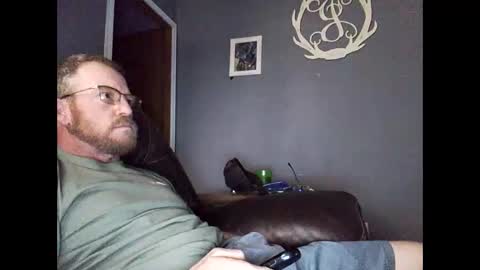 Snapshot of joshua122933 chatting on February 23, 6:33 am Josh online show from February 23, 6:33 am