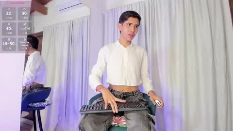 Snapshot of joshua_sanz chatting on October 17, 3:53 am Joshua Sanz online show from October 17, 3:53 am