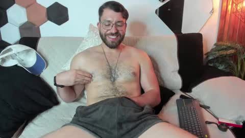 Snapshot of joshualyon chatting on December 8, 10:25 pm Joshua The Lion online show from December 8, 10:25 pm