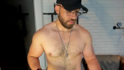 Snapshot of joshualyon chatting on February 1, 11:32 am Joshua The Lion online show from February 1, 11:32 am