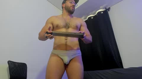 Snapshot of joshualyon chatting on September 30, 5:18 pm Joshua The Lion online show from September 30, 5:18 pm