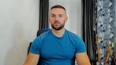 Snapshot of joshuamuscle69 chatting on January 18, 10:39 am joshuamuscle69 online show from January 18, 10:39 am