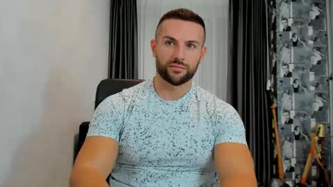 Snapshot of joshuamuscle69 chatting on February 2, 8:13 am joshuamuscle69 online show from February 2, 8:13 am