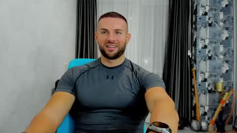 Snapshot of joshuamuscle69 chatting on February 7, 11:01 am joshuamuscle69 online show from February 7, 11:01 am