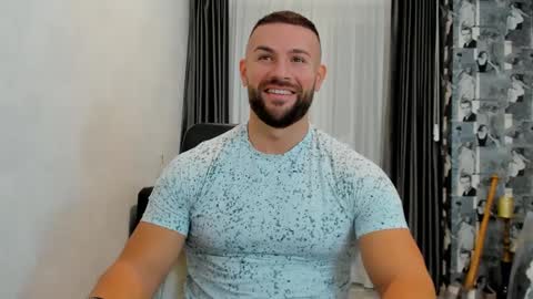 Snapshot of joshuamuscle69 chatting on February 23, 5:56 am joshuamuscle69 online show from February 23, 5:56 am