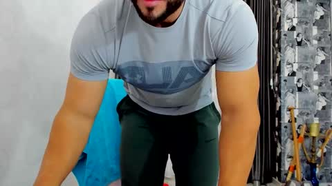 Snapshot of joshuamuscle69 chatting on October 23, 5:40 am joshuamuscle69 online show from October 23, 5:40 am