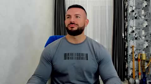 Snapshot of joshuamuscle69 chatting on November 6, 6:47 am joshuamuscle69 online show from November 6, 6:47 am