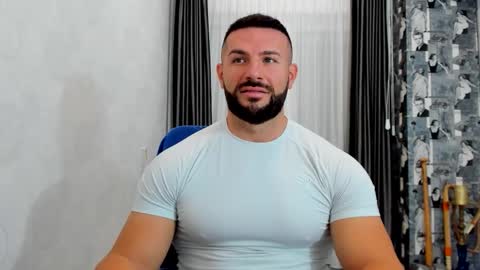 Snapshot of joshuamuscle69 chatting on November 14, 6:23 am joshuamuscle69 online show from November 14, 6:23 am