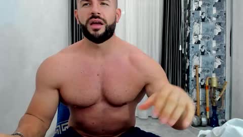 Snapshot of joshuamuscle69 chatting on November 14, 6:28 pm joshuamuscle69 online show from November 14, 6:28 pm