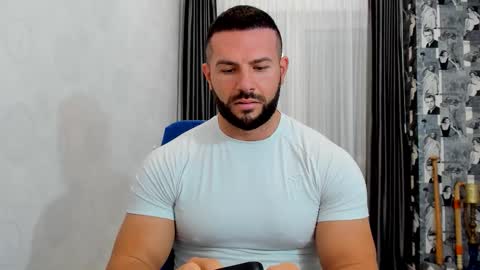 Snapshot of joshuamuscle69 chatting on November 17, 7:36 am joshuamuscle69 online show from November 17, 7:36 am