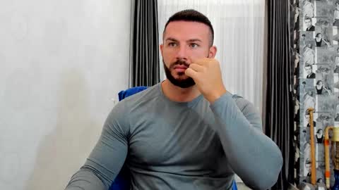 Snapshot of joshuamuscle69 chatting on November 18, 6:51 am joshuamuscle69 online show from November 18, 6:51 am