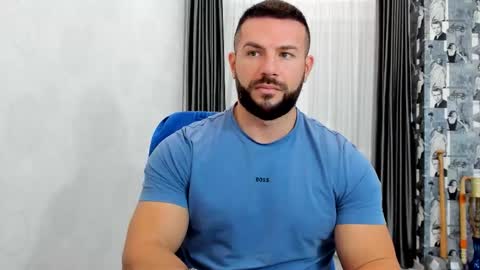 Snapshot of joshuamuscle69 chatting on November 19, 7:41 am joshuamuscle69 online show from November 19, 7:41 am