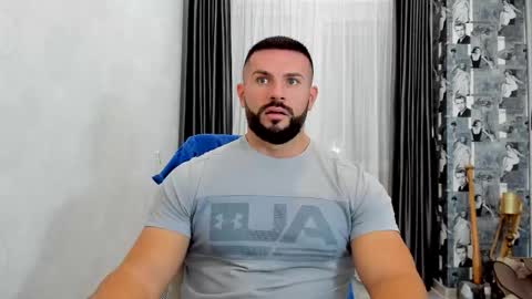 Snapshot of joshuamuscle69 chatting on November 29, 11:13 am joshuamuscle69 online show from November 29, 11:13 am