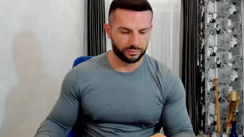 Snapshot of joshuamuscle69 chatting on December 3, 7:38 am joshuamuscle69 online show from December 3, 7:38 am