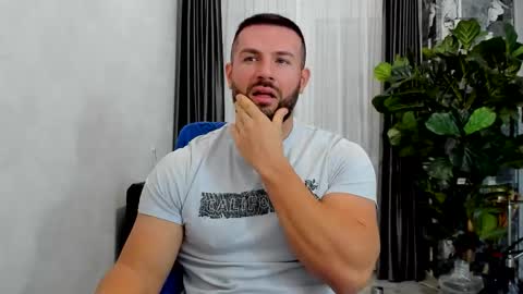 Snapshot of joshuamuscle69 chatting on December 14, 7:58 am joshuamuscle69 online show from December 14, 7:58 am