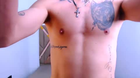 josue_linares online show from February 24, 12:14 pm