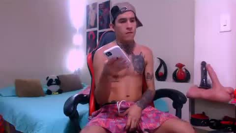 josue_linares online show from March 18, 3:20 am