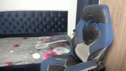 josy online show from April 8, 1:38 am