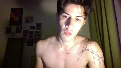 jotarojas1 online show from January 6, 6:14 am