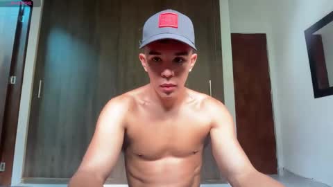 Im Jouliano online show from November 23, 8:08 pm