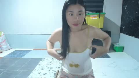 lyn online show from June 19, 12:20 pm