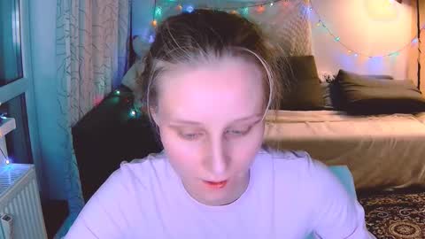 joy_keys online show from December 21, 2:47 pm