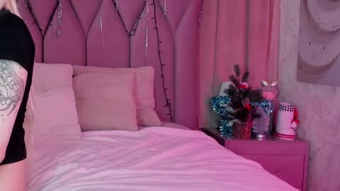 Snapshot of joybarker chatting on January 11, 1:43 pm Joy Barker online show from January 11, 1:43 pm