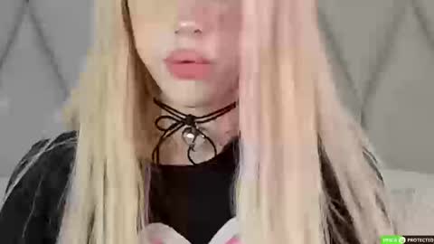 Snapshot of joybarker chatting on October 8, 1:42 pm Joy Barker online show from October 8, 1:42 pm