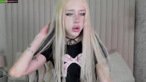 Snapshot of joybarker chatting on October 10, 1:43 pm Joy Barker online show from October 10, 1:43 pm