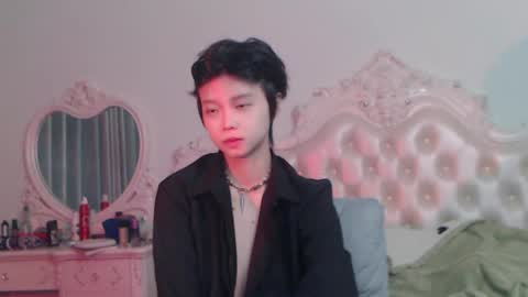 joycekay online show from April 16, 9:50 pm