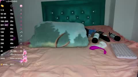 Snapshot of joyshe__vergara chatting on March 9, 6:28 am online show from March 9, 6:28 am