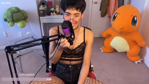 Snapshot of joystickjackie chatting on September 16, 7:04 pm Jackie Joy online show from September 16, 7:04 pm