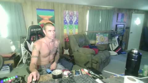 Snapshot of jrizzle1111 chatting on October 10, 1:32 pm jrizzle1111 online show from October 10, 1:32 pm