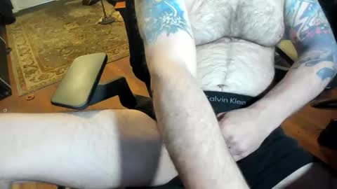 jsimon04 online show from April 8, 1:44 pm