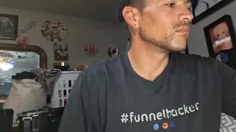 Snapshot of jstechgenius chatting on November 18, 8:41 am EdgingAllDay2Cum online show from November 18, 8:41 am