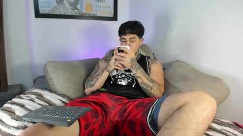 Snapshot of juan_alvarez18 chatting on September 19, 3:41 am juan_alvarez18 online show from September 19, 3:41 am