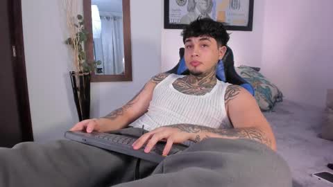 Snapshot of juan_alvarez18 chatting on November 9, 4:22 am juan_alvarez18 online show from November 9, 4:22 am