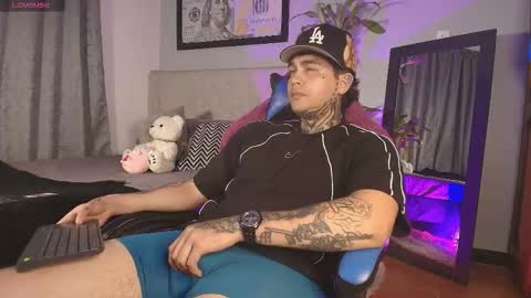 juan_alvarez18 online show from February 21, 7:42 am