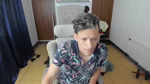 juan_and_luke online show from April 19, 11:31 am