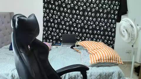 juan_gomez_1 online show from November 1, 11:18 pm