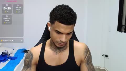 juan_gomez_1 online show from February 25, 11:36 pm