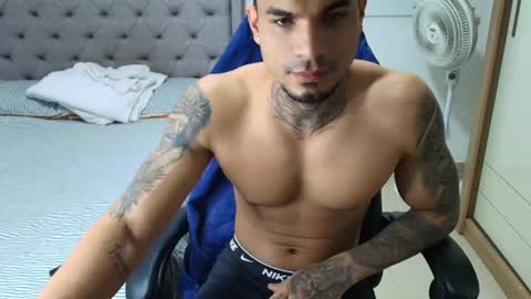 Snapshot of juan_gomez_1 chatting on July 29, 11:58 pm juan_gomez_1 online show from July 29, 11:58 pm