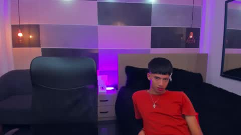 JuanSteven online show from December 12, 7:30 am