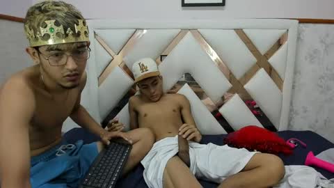 juan_saul1 online show from April 14, 10:05 pm