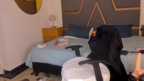 Juana Valkiria online show from April 18, 3:32 am