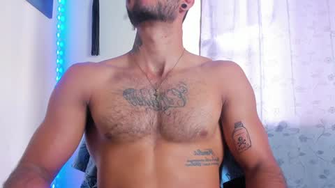 Juan Esteban online show from December 3, 2:05 pm