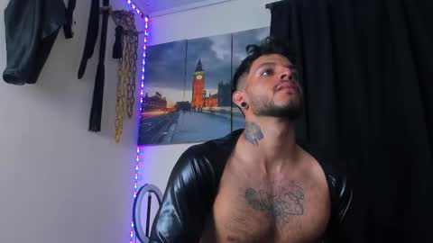 Juan Esteban online show from March 4, 2:17 am