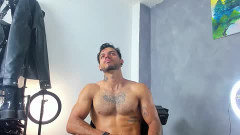 Juan Esteban online show from March 14, 4:34 pm