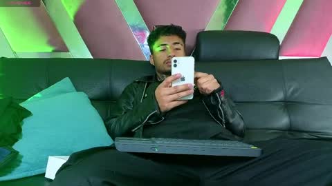 Snapshot of juancamilo66_ chatting on May 18, 1:13 am juancamilo66_ online show from May 18, 1:13 am